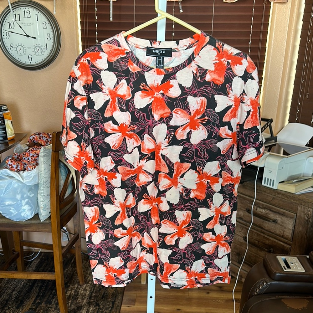FOREVER 21 Men's Floral Shirt - Orange and Black